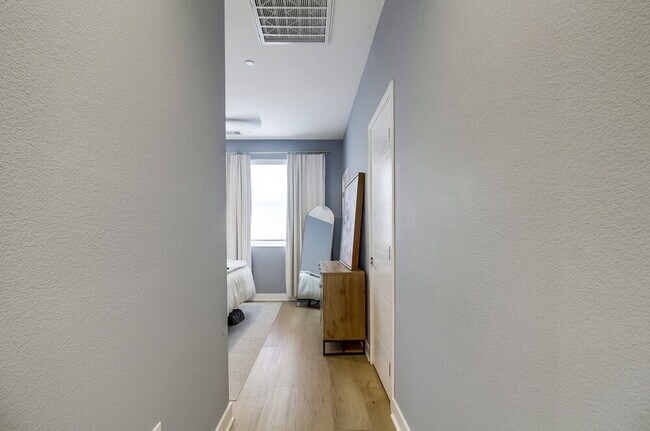 Building Photo - Welcome to your modern La Mesa townhome wi...