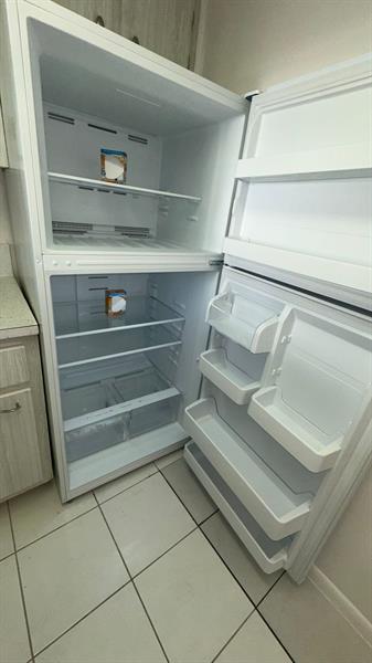 Building Photo - 625 Antioch Ave