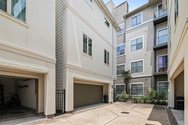 Building Photo - 22 Hermann Park Ct