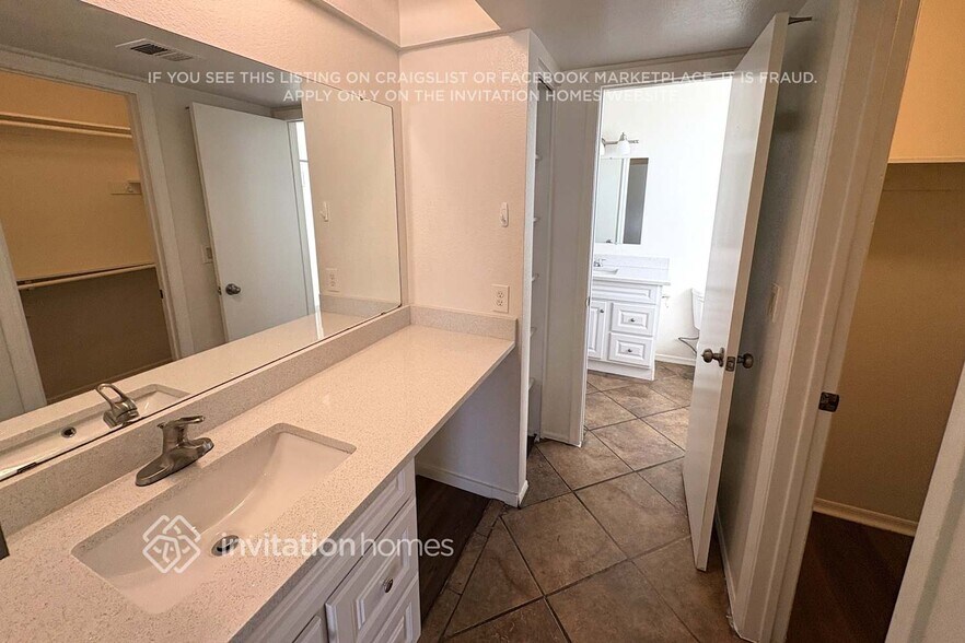 Building Photo - 18802 N 4th St