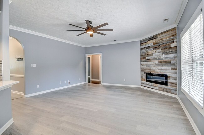 Building Photo - Tastefully Renovated Ranch in Hickory on q...