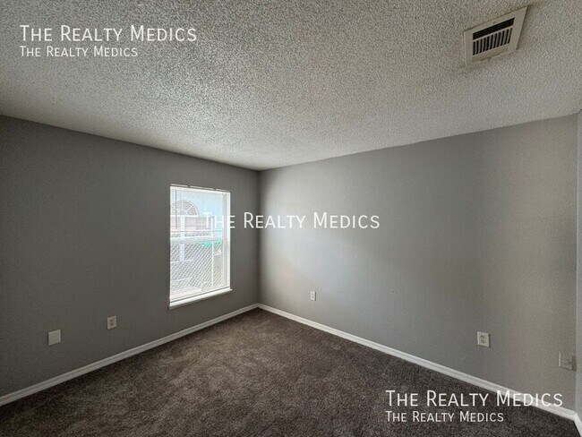 Building Photo - 8125 Golden Chickasaw Cir