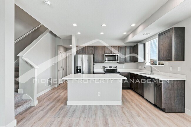 Building Photo - 16137 E Elk Pl
