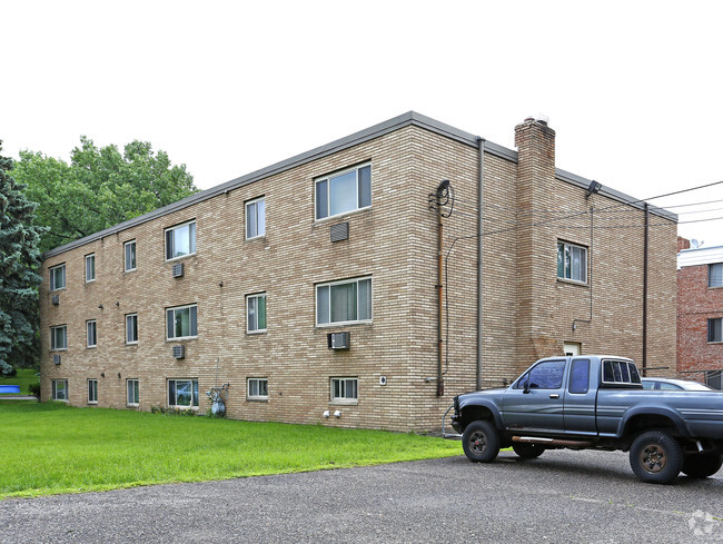 Building Photo - The Vogue Apartments