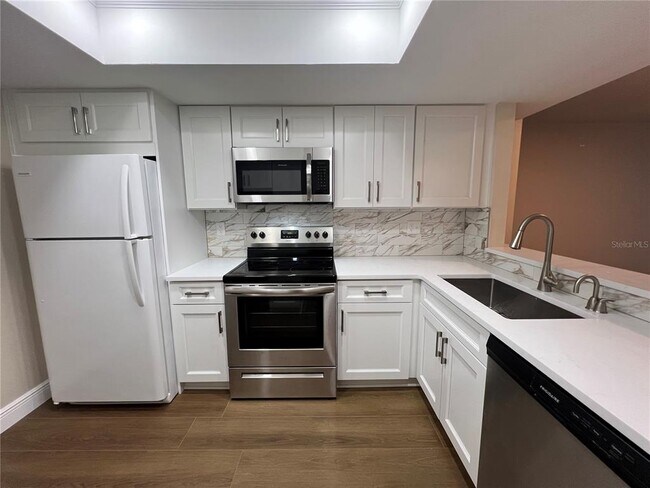 Building Photo - 138 Cypress Ct
