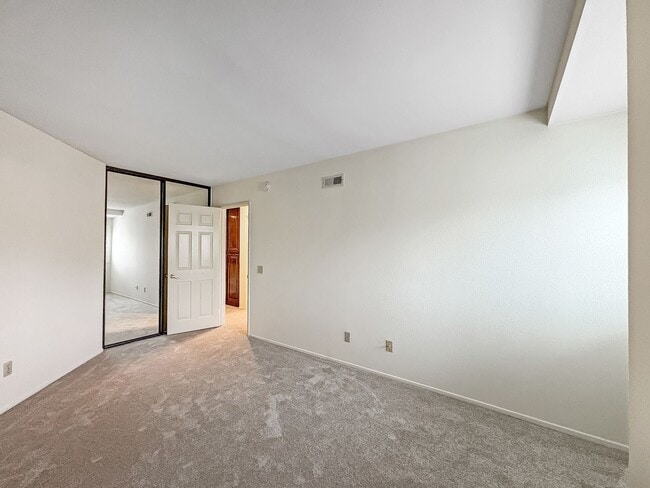 Building Photo - Beautiful 4B/3BA House w/ 2 Car Attached G...