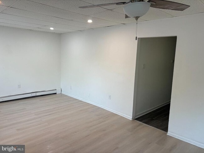 Building Photo - 159 Cross Keys Rd