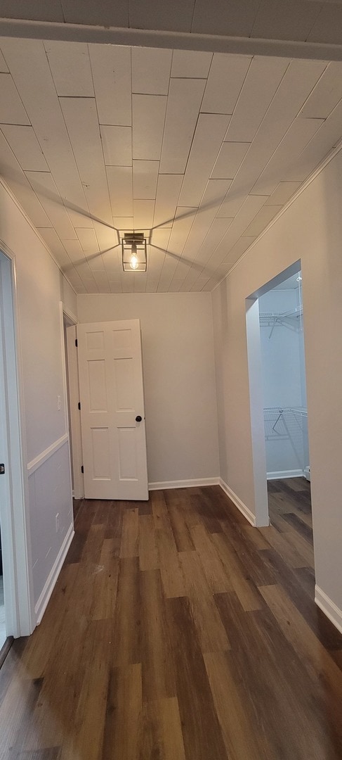 Building Photo - 6921 Clarendon Hills Rd