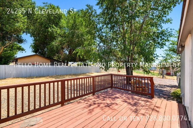 Building Photo - 24255 N Cleveland St