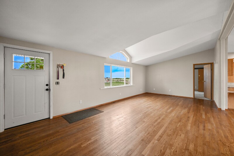 Building Photo - 5520 Coyote Ln