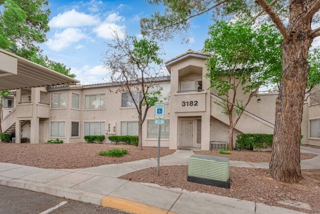 Primary Photo - You will love this 2 bedroom condo! Update...