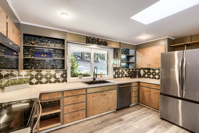 Building Photo - 3bd/1.75ba Issaquah Home