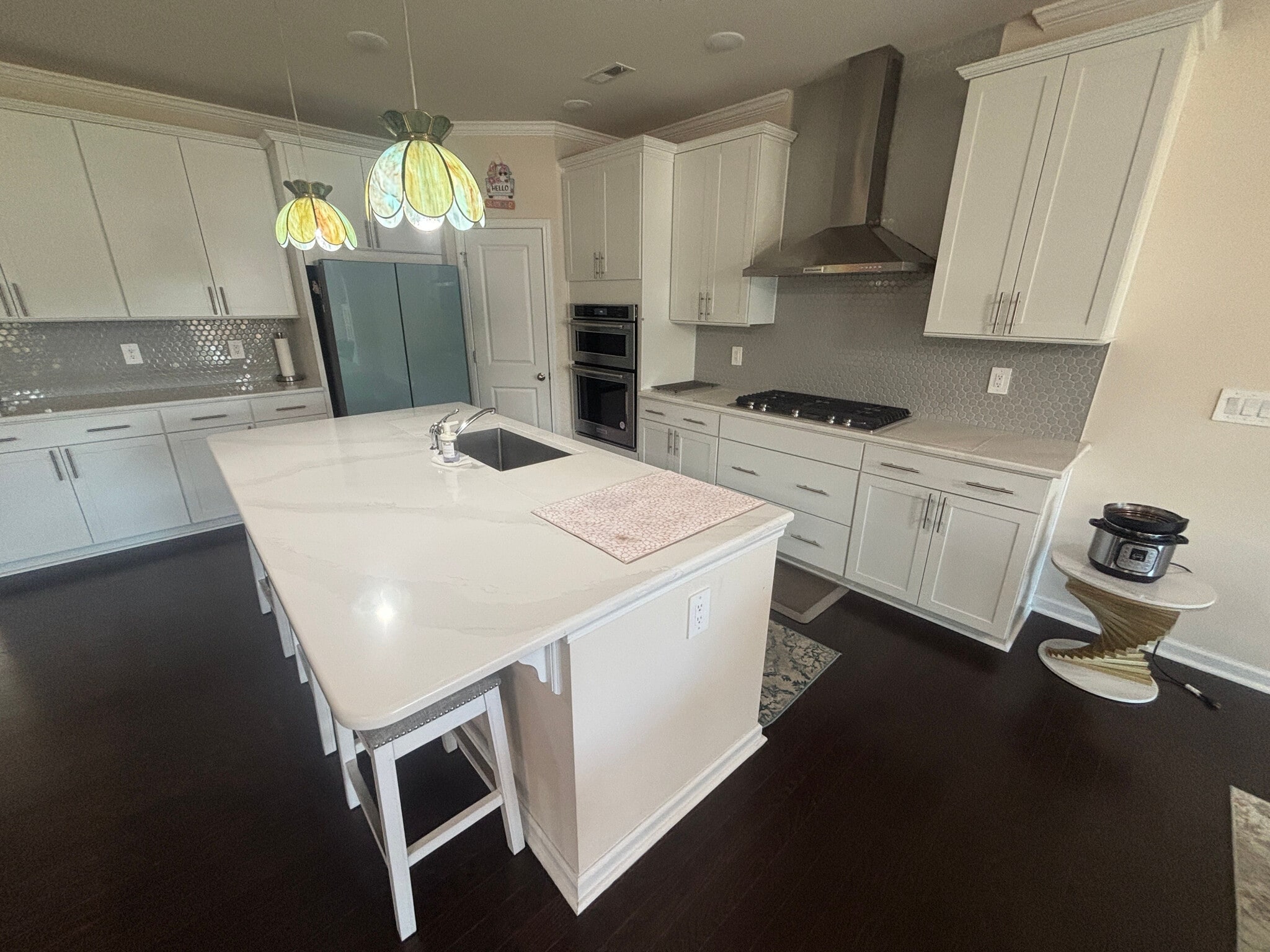 Building Photo - Room in House on Aintree Ave