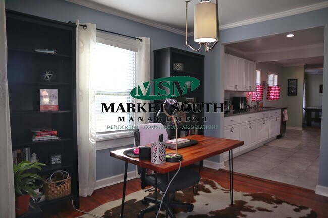 Building Photo - CUTE AND COZY THREE BEDROOM -AVAILABLE BY APPOINTMENT ONLY PRIOR TO 01/01/2026