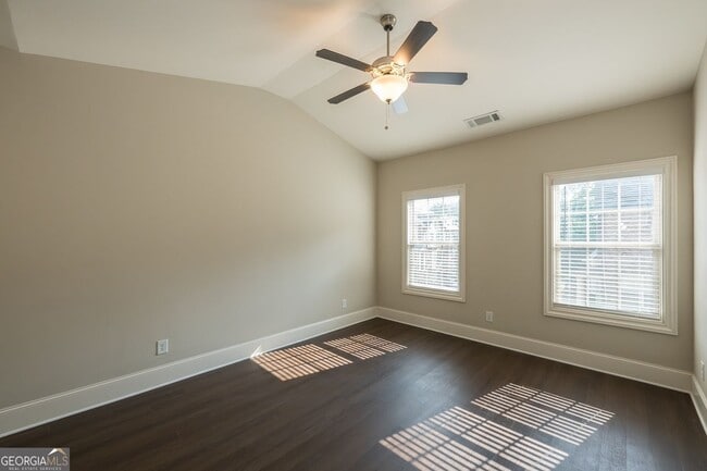 Building Photo - 921 Hickory Leaf Ct SE