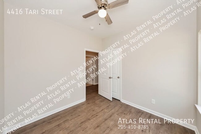 Building Photo - 4416 Tari St