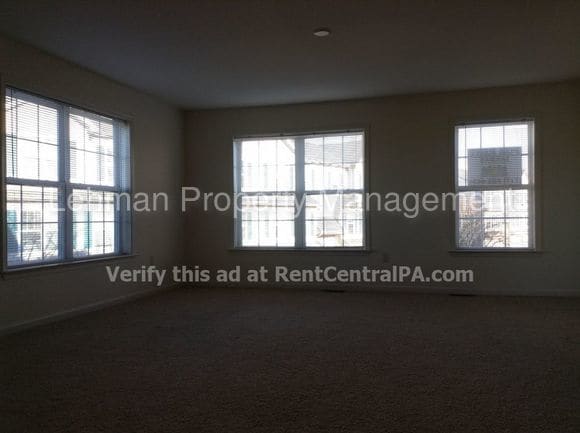 Building Photo - 542 Meadow Croft Cir