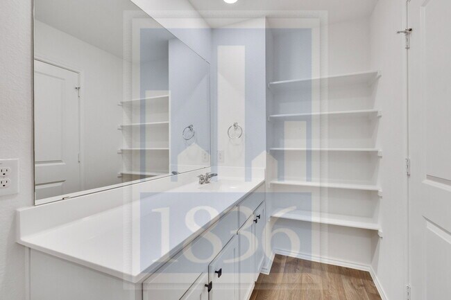 Building Photo - 304 Azua Path