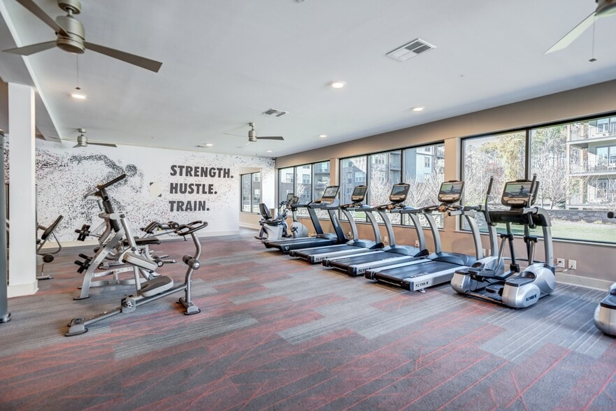 24-Hour Cardio and Strength Training Fitness Center - 2000 West Creek