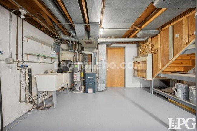 Building Photo - 3860 Sheffield Ct