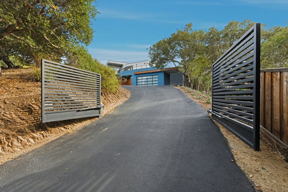 Building Photo - 10 Notre Dame Pl
