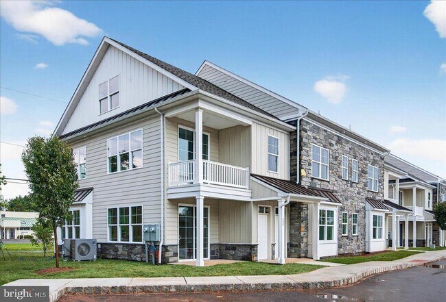 Building Photo - 427 ASHA Way