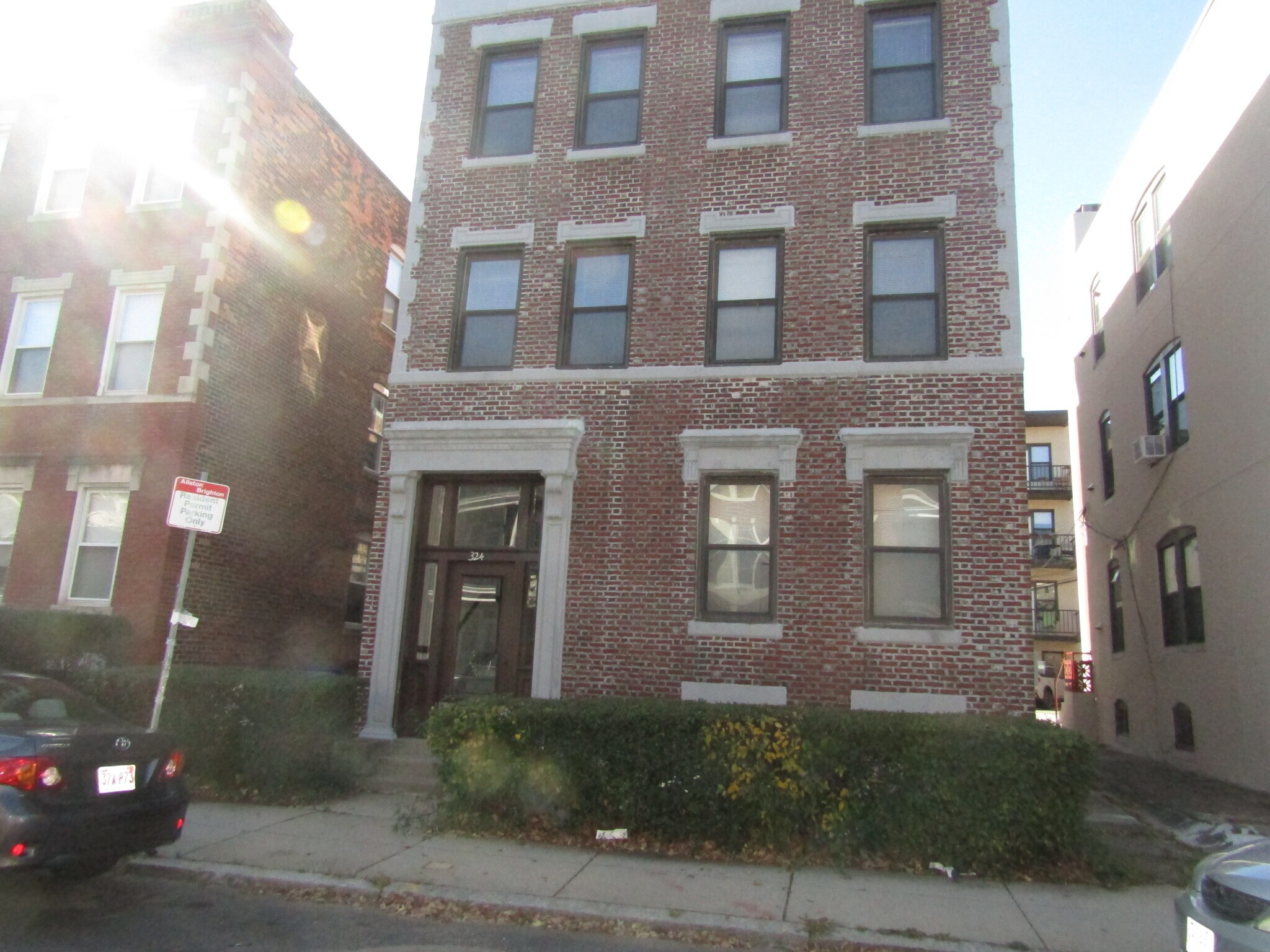 Building Photo - 324 Summit Ave