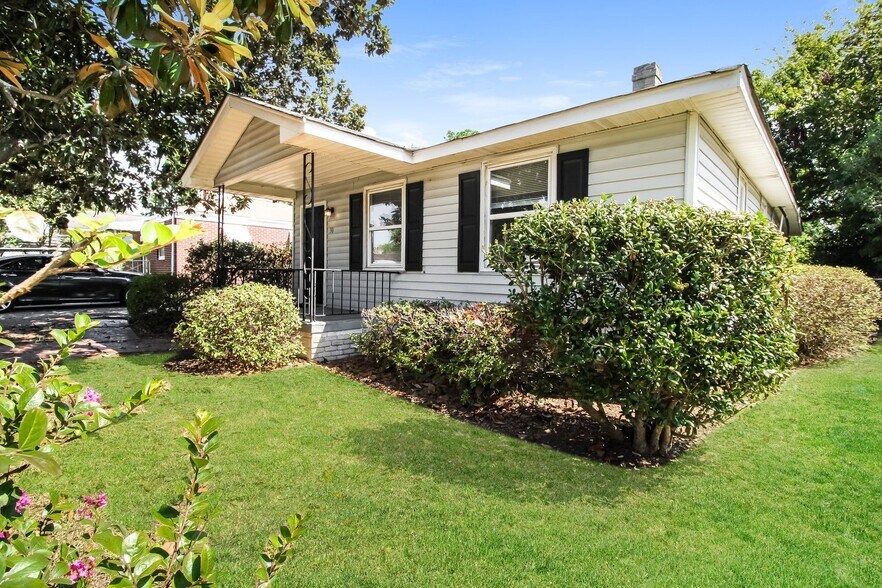 Building Photo - 30 Burdock Cir