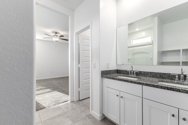 Building Photo - 3241 W Shanley Ave