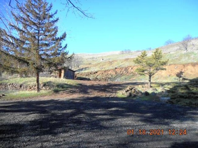 Building Photo - Remodeled Country Home