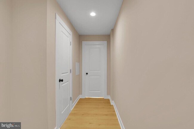 Building Photo - 274 S Alden St