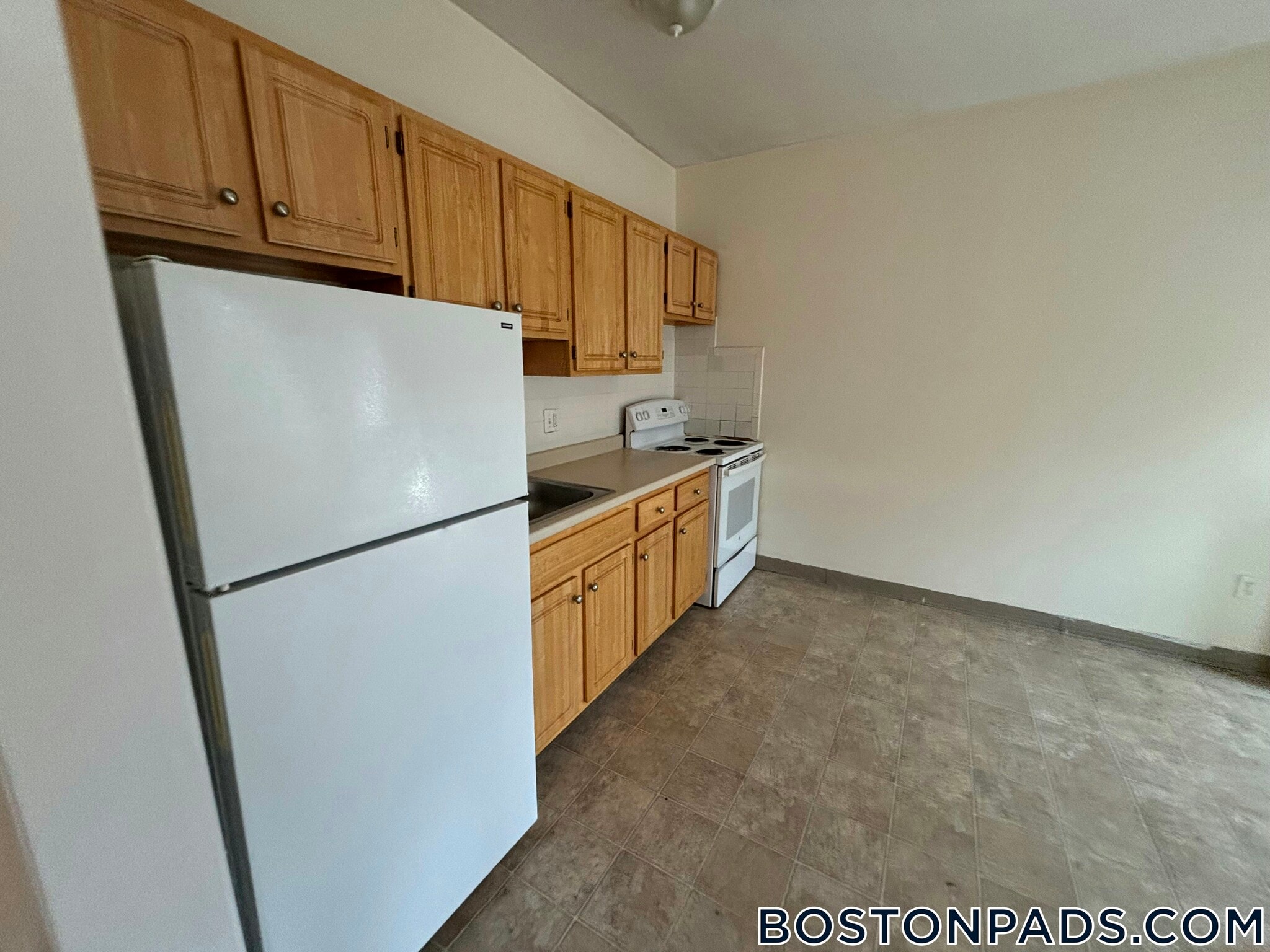 Building Photo - 1137 Commonwealth Ave