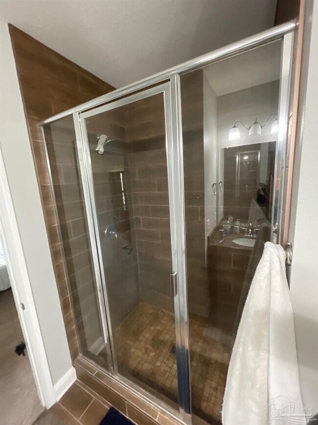 Building Photo - 4632 Dupont Cir