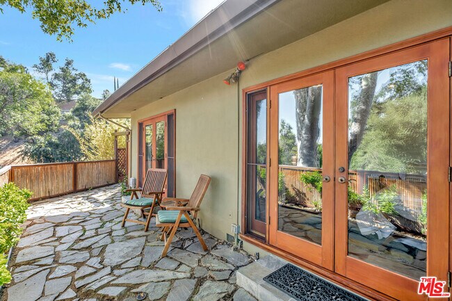 Building Photo - 15511 Woodcrest Dr