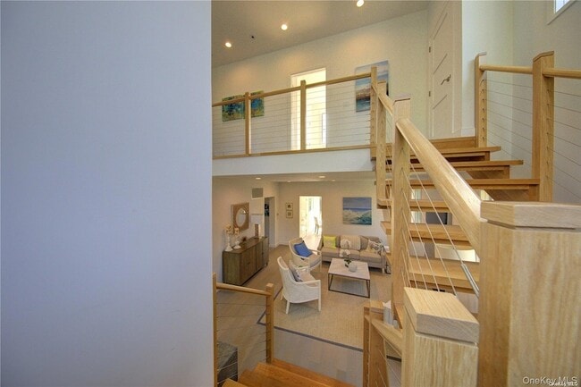 Building Photo - 2 Crystal Mews Ln