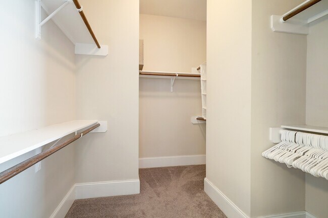 Building Photo - 5453 Larkin St