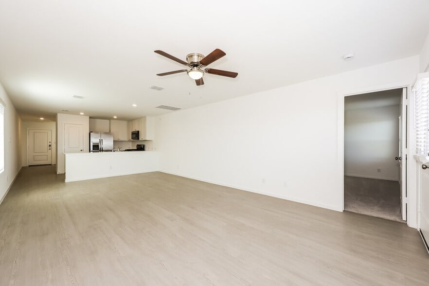 Building Photo - 1220 Canyon Wren Dr