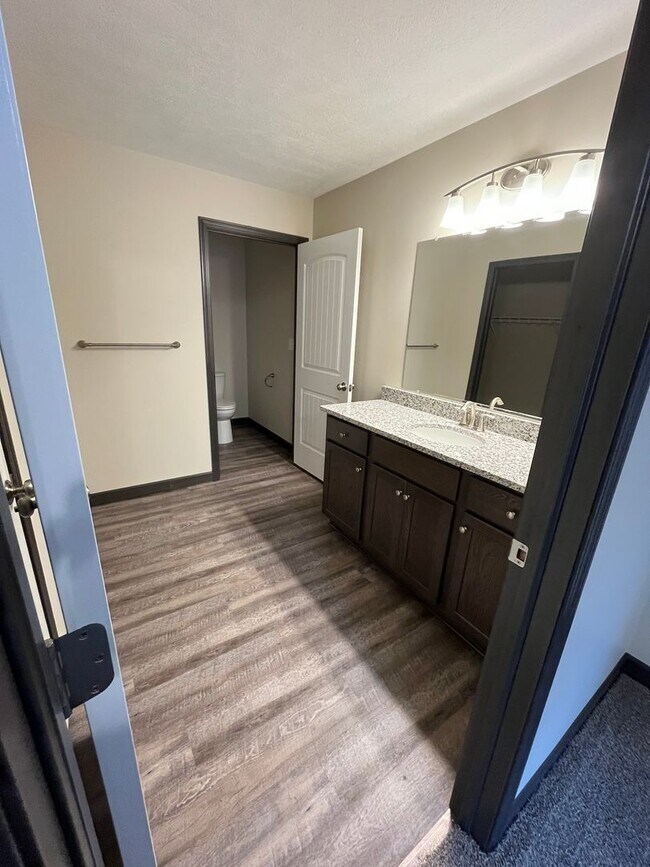 Building Photo - 5062 Catawba Pl Ln