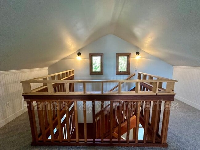 Building Photo - 441 E 7th Ave