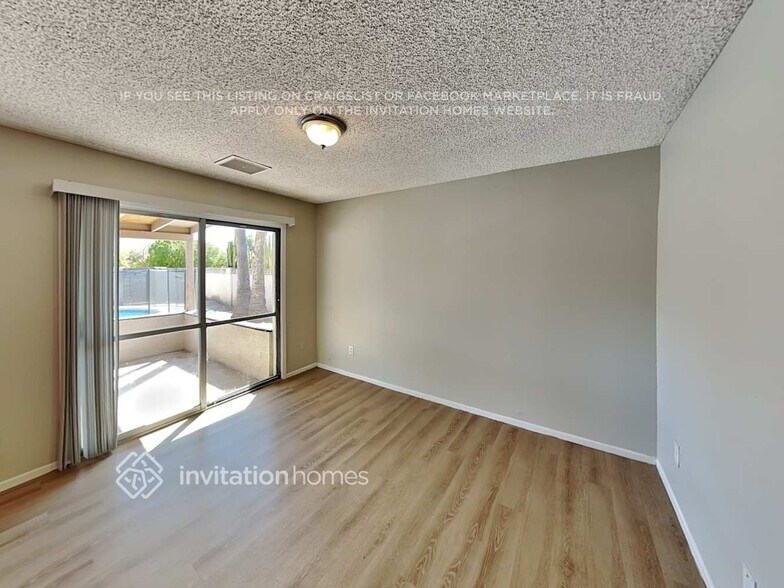 Building Photo - 4033 W San Juan Ave