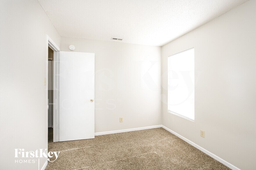 Building Photo - 6321 Monteo Dr