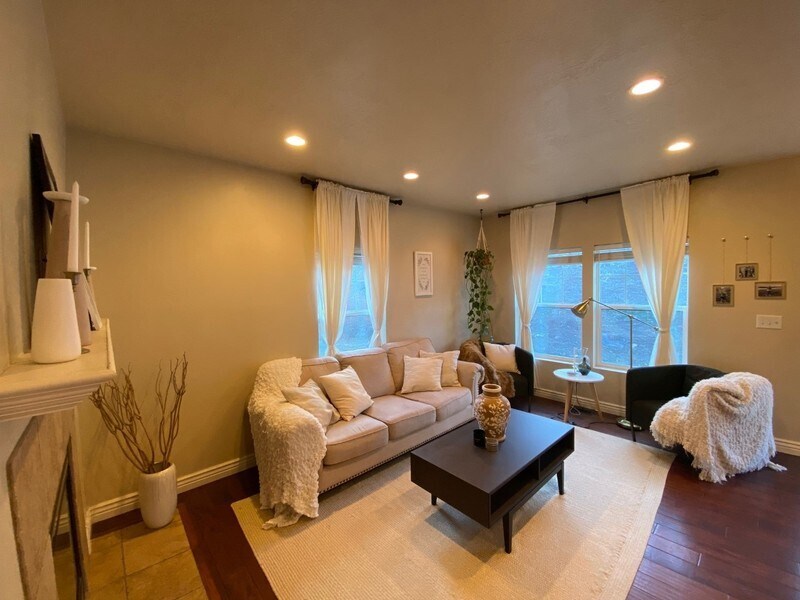 Building Photo - 14772 Deer Park Ln