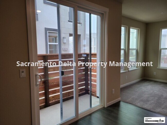 Building Photo - Wonderful Elk Grove Home