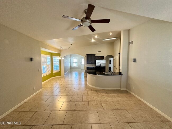 Building Photo - 5429 Francisco Roque Dr