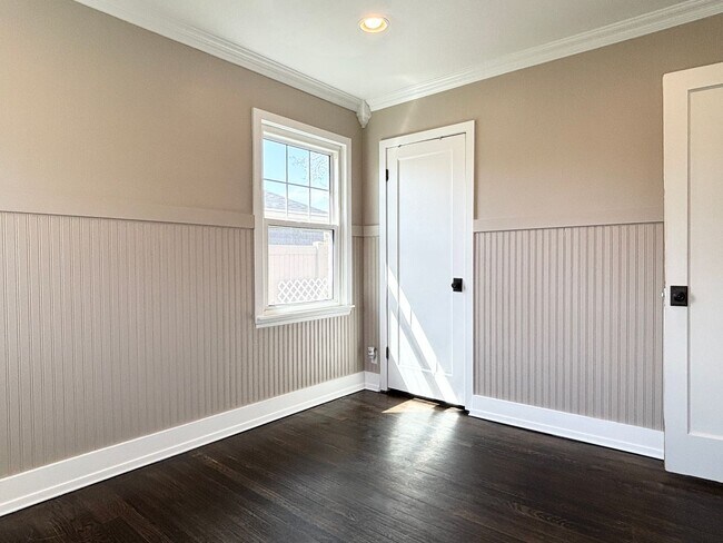 Building Photo - Gorgeous Sugarhouse Remodel!