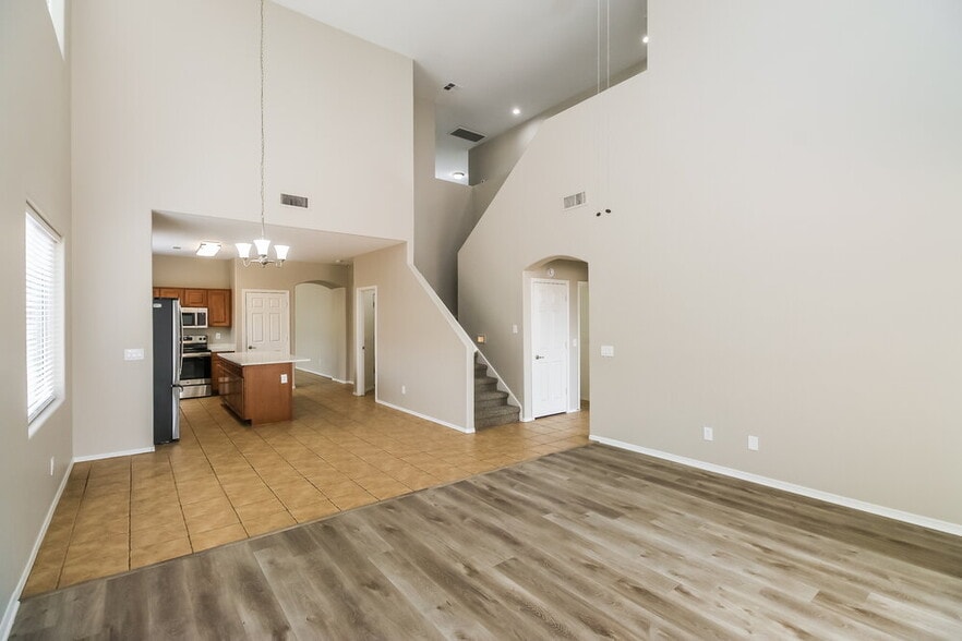 Building Photo - 3369 W Yellow Peak Dr