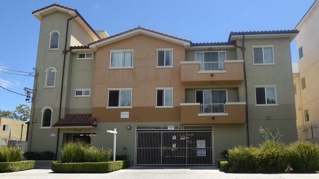 Building Photo - 7122