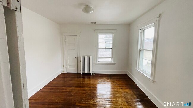 Building Photo - 58 E Pearl St