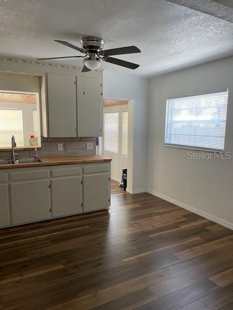 Building Photo - 4083 30th Ave N