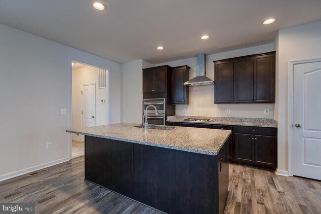 Building Photo - 336 Boxelder Dr